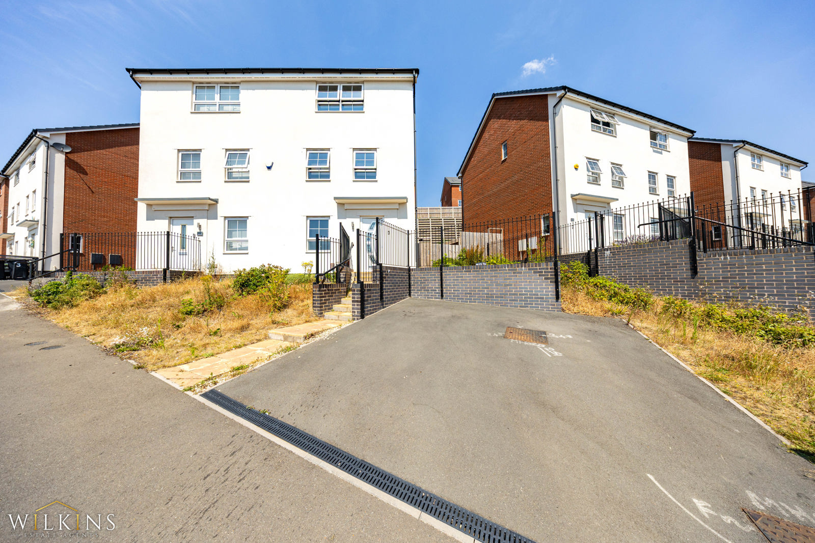 Edinburgh Road, Nuneaton, Warwickshire, CV10 9HE