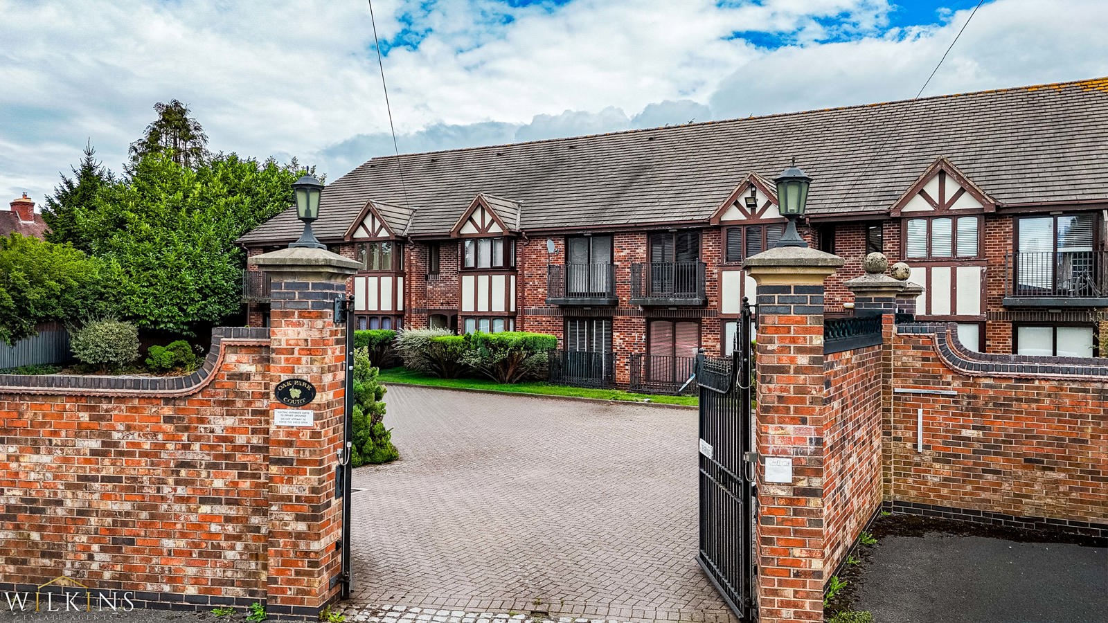Walsall Road, Sutton Coldfield, West Midlands, B74 4QY