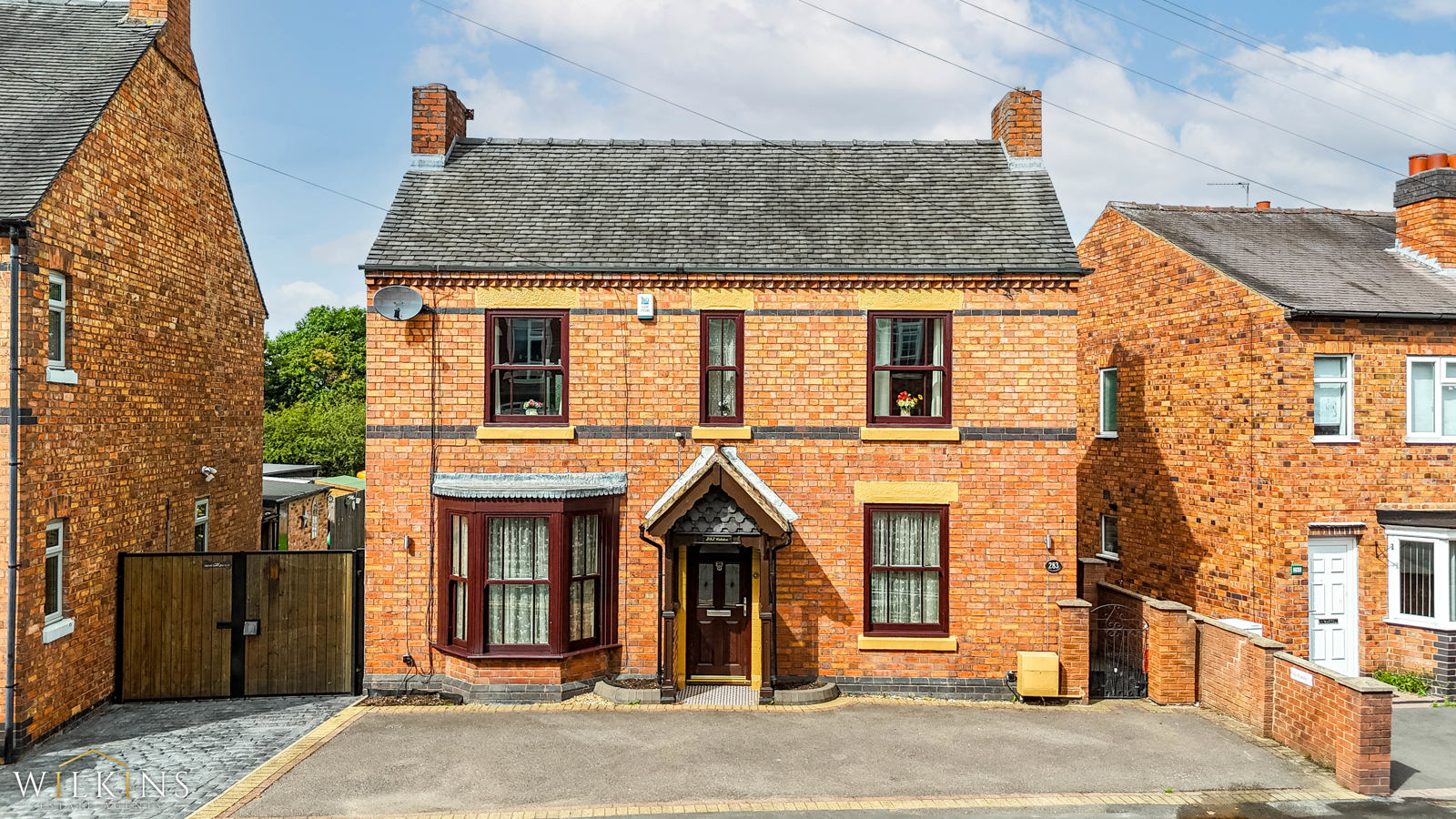 Tamworth Road, Amington, Tamworth, Staffordshire, B77 3DG